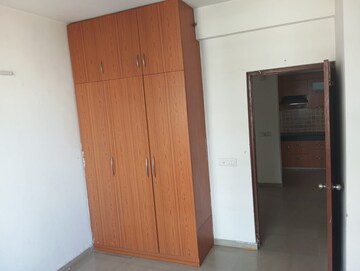 Room in 2.5 BHK Apartment at Mahagun Mywoods II, Sector 16c Greater Noida – for Sale