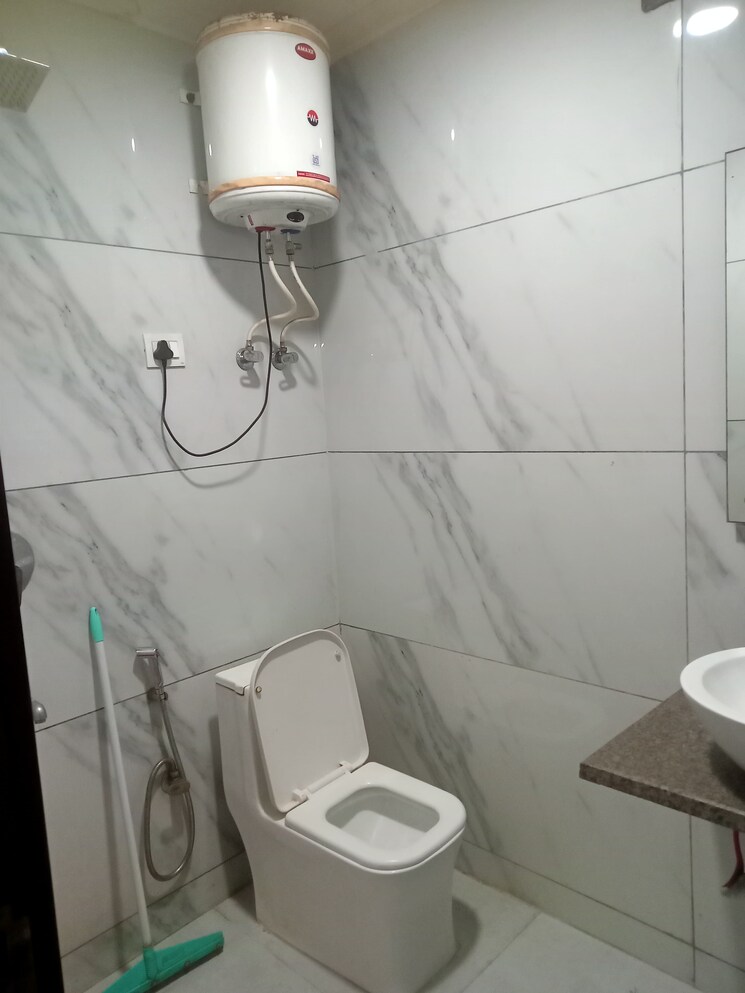 Bathroom, saket 1 Bedroom 500 Sq.Ft. Builder Floor In Saket Delhi 7900175