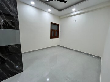 Room in 3 BHK Builder Floor at Sector 49 – for Sale