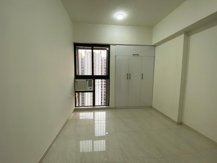 Room, lodha-crown-quality-homes 1 Bedroom 317 Sq.Ft. Apartment In Majiwada Thane 7900111