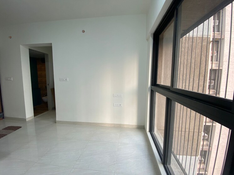 Room, lodha-crown-quality-homes 1 Bedroom 317 Sq.Ft. Apartment In Majiwada Thane 7900111