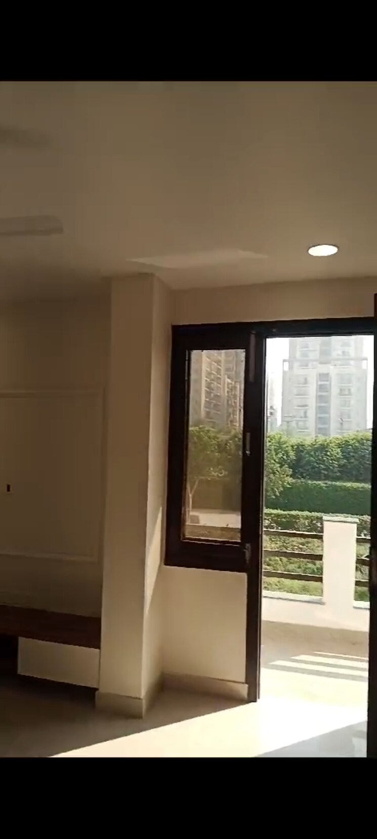 Room, bptp-district 3 Bedroom 274 Sq.Yd. Builder Floor In Sector 81 Faridabad 7900176