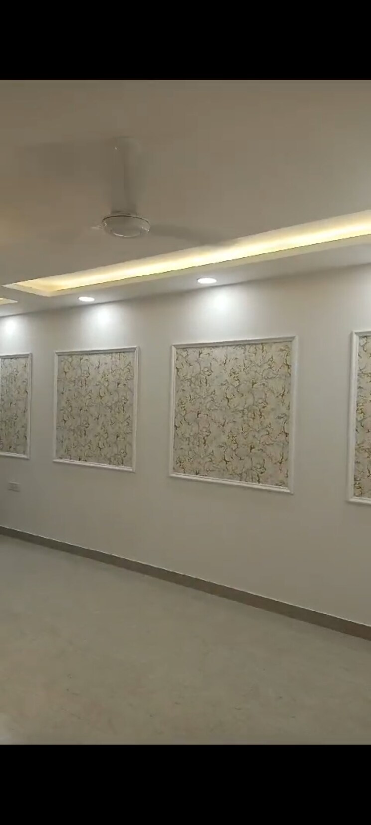 Room, bptp-district 3 Bedroom 274 Sq.Yd. Builder Floor In Sector 81 Faridabad 7900176