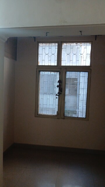 Room in 2 BHK Apartment at Srijan Apartments, Sector 62 – for Rent