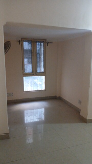 Furnished Amenities in 2 BHK Apartment at Srijan Apartments, Sector 62 – for Rent