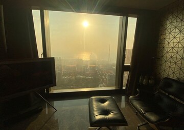 Team Area in 3 BHK Apartment at Lodha The Park, Worli – for Rent