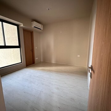 Room in 3 BHK Apartment at M3M Heights, Sector 65 – for Rent