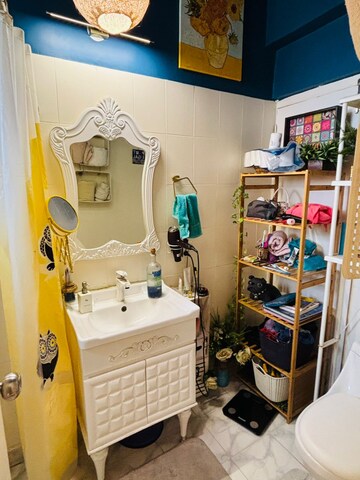 Master Bedroom in 3 BHK Apartment at Cosmos Executive, Sector 3 – for Sale