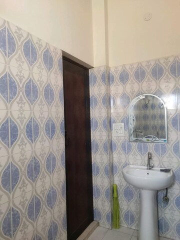 Bathroom in 3 BHK Apartment at Sector 57 – for Rent