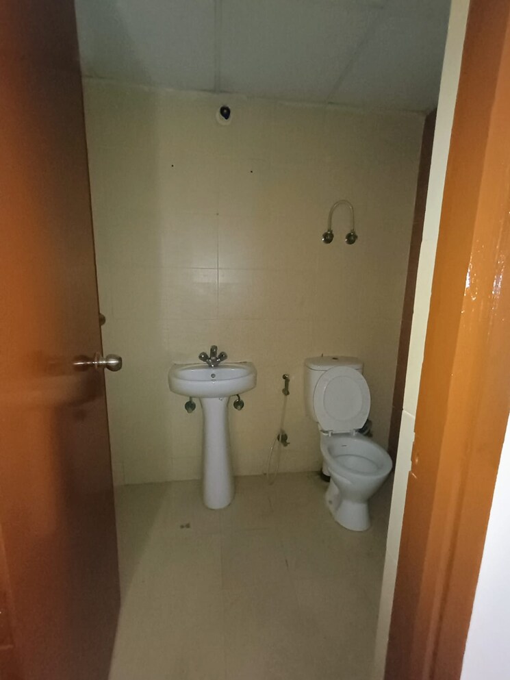 Bathroom, mahagun-mywoods 3 Bedroom 1240 Sq.Ft. Apartment In Sector 16c Greater Noida Greater Noida 7900222