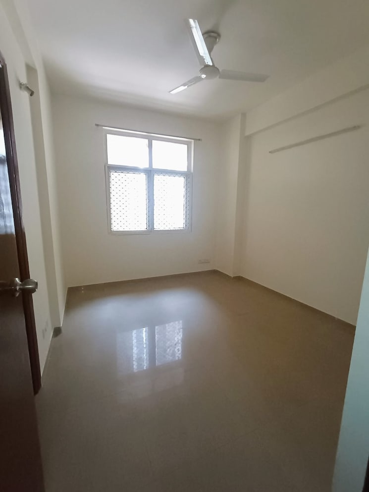 Room, mahagun-mywoods 3 Bedroom 1240 Sq.Ft. Apartment In Sector 16c Greater Noida Greater Noida 7900222