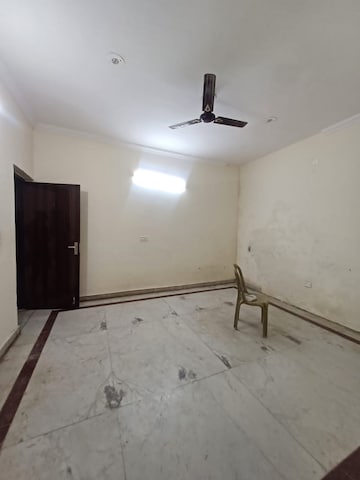 Bathroom in 2.5 BHK Independent House at Ansal Plaza Sector-23, Sector 23 – for Rent