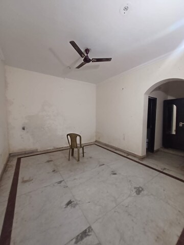 Room in 2.5 BHK Independent House at Ansal Plaza Sector-23, Sector 23 – for Rent