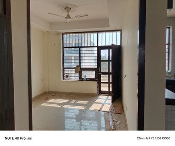 Room in 3 BHK Builder Floor at Uday Arden 45, Sector 45 – for Rent