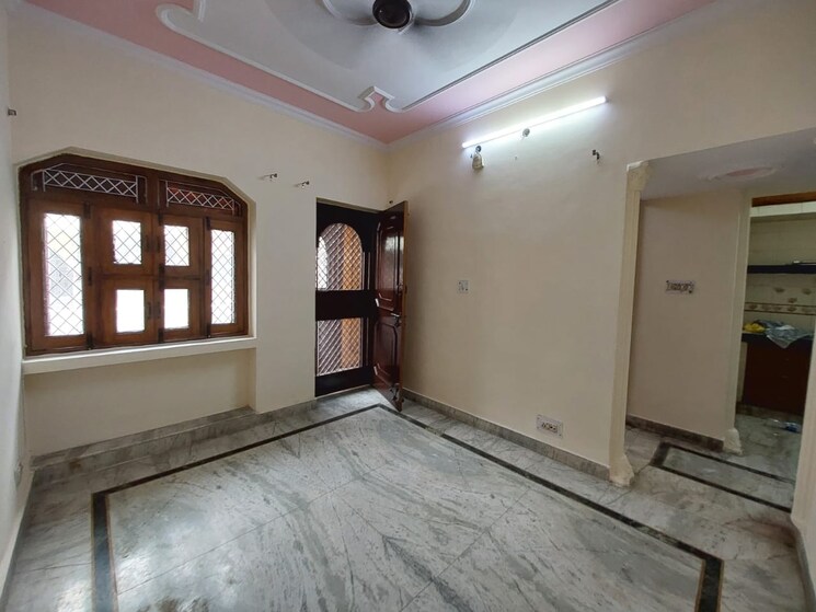 Room, burari 2 Bedroom 75 Sq.Yd. Builder Floor In Burari Delhi 7900295