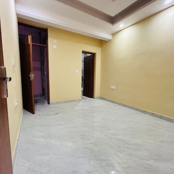 Room in 1.5 BHK Villa at Sector 23 – for Rent