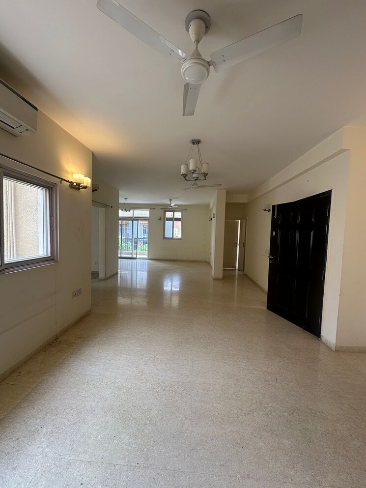 Room, emaar-mgf-emerald-hills 4 Bedroom 500 Sq.Yd. Apartment In Sector 65 Gurgaon 7900337