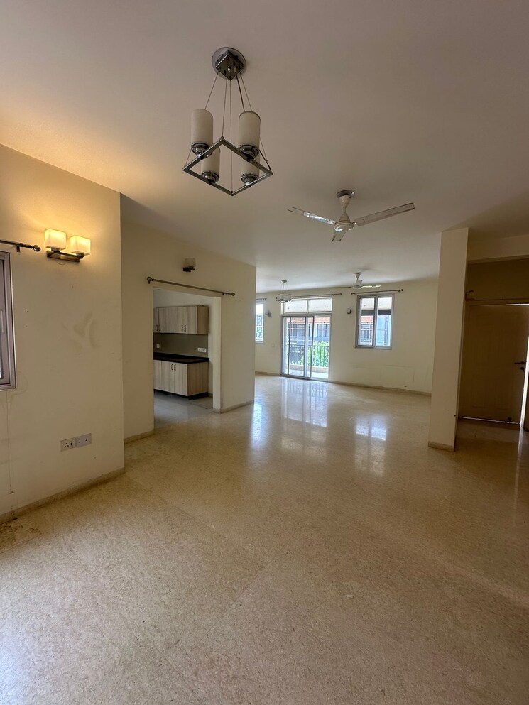 Room, emaar-mgf-emerald-hills 4 Bedroom 500 Sq.Yd. Apartment In Sector 65 Gurgaon 7900337