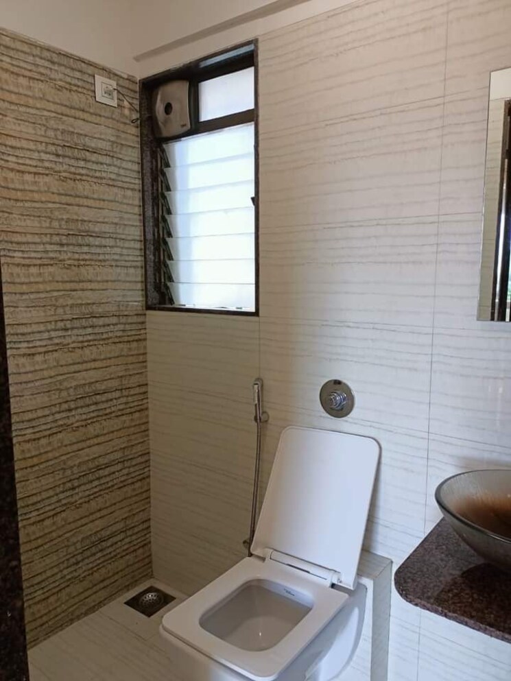 Bathroom, lalani-grandeur 2 Bedroom 651 Sq.Ft. Apartment In Goregaon East Mumbai 7900351