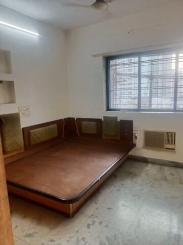 Room in 3 BHK Apartment at Vasant Valley Complex, Malad East – for Rent