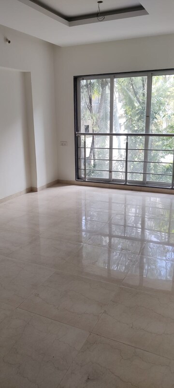 Room in 2 BHK Apartment at Lalani Grandeur, Goregaon East – for Sale