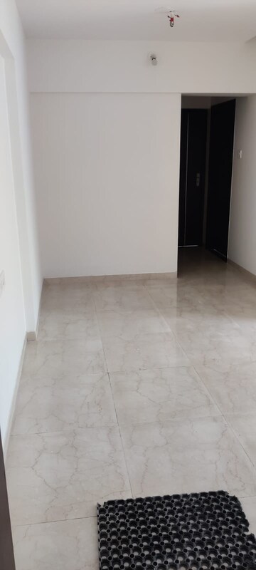 Room in 2 BHK Apartment at Lalani Grandeur, Goregaon East – for Sale
