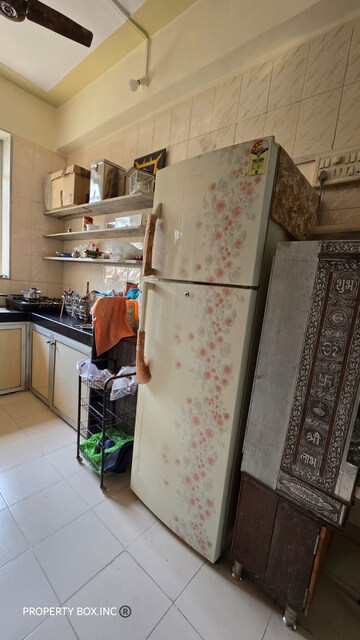 Furnished Amenities in 1.5 BHK Apartment at Kurla West – for Rent