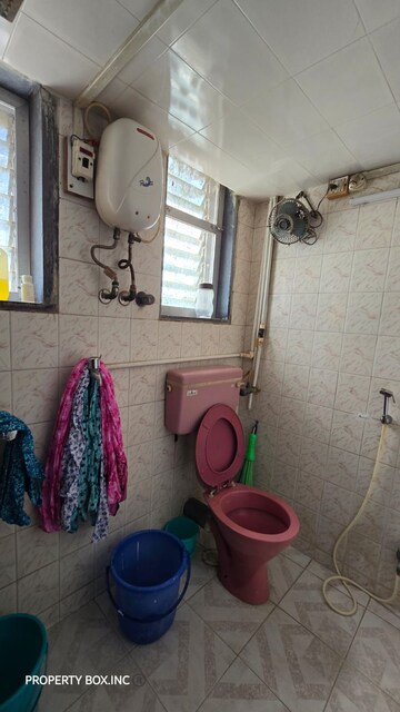 Bathroom in 1.5 BHK Apartment at Kurla West – for Rent