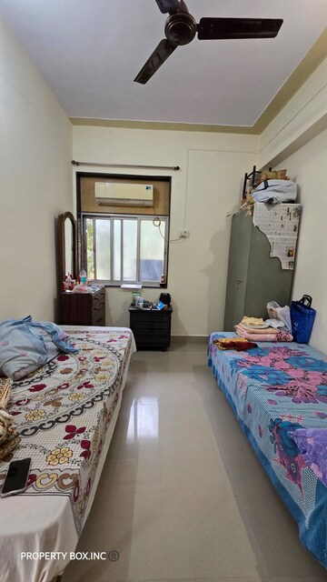 Master Bedroom in 1.5 BHK Apartment at Kurla West – for Rent