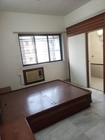 Room in 3 BHK Apartment at Vasant Valley Complex, Malad East – for Rent