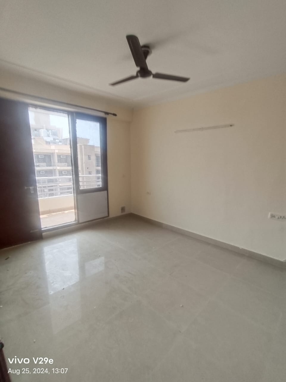 3 BHK + Servant Room Apartment For Sale in JMD Gardens