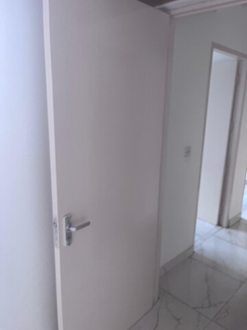 Room in 2 BHK Apartment at DLF The Princeton Estate, Dlf Phase V – for Rent