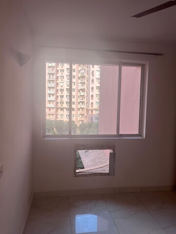 Master Bedroom in 2 BHK Apartment at DLF The Princeton Estate, Dlf Phase V – for Rent
