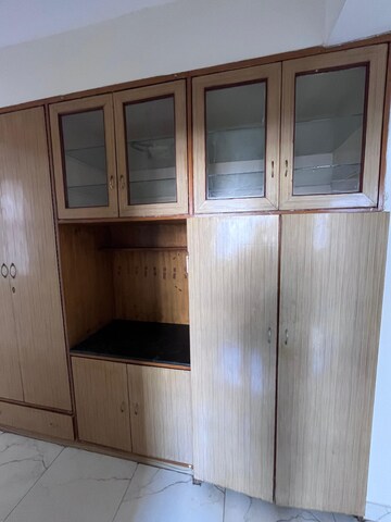 Room in 2 BHK Apartment at DLF The Princeton Estate, Dlf Phase V – for Rent