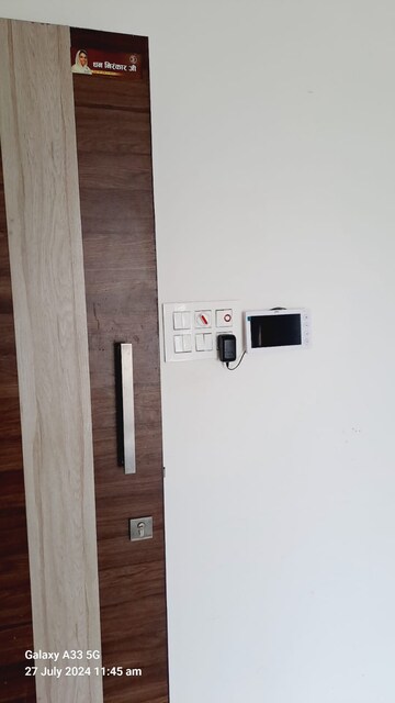 Furnished Amenities in 1 BHK Apartment at K Raheja Heights, Malad East – for Sale