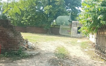 Plot For Sale in Sector 11