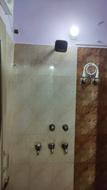 Furnished Amenities in 2 BHK Builder Floor at Mahavir Enclave 1 – for Rent