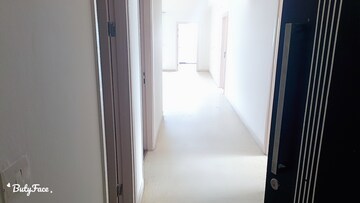 Building Lobby in 3 BHK Apartment at Parsvnath Green Ville, Sector 48 – for Rent