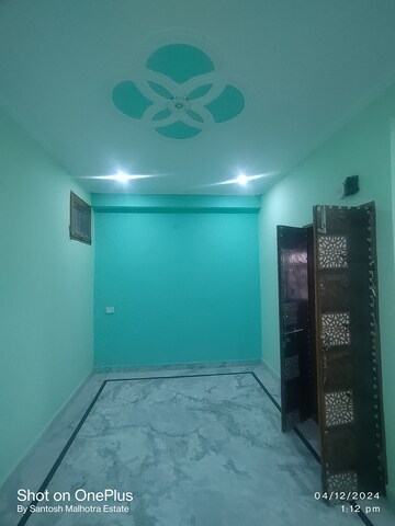 Living Room in 1.5 BHK Builder Floor at Dwarka Mor – for Rent