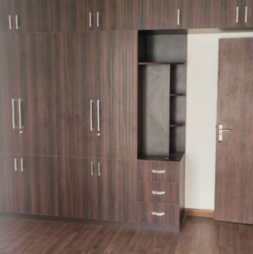 Room in 3 BHK Builder Floor at BPTP Amstoria, Sector 102 – for Rent
