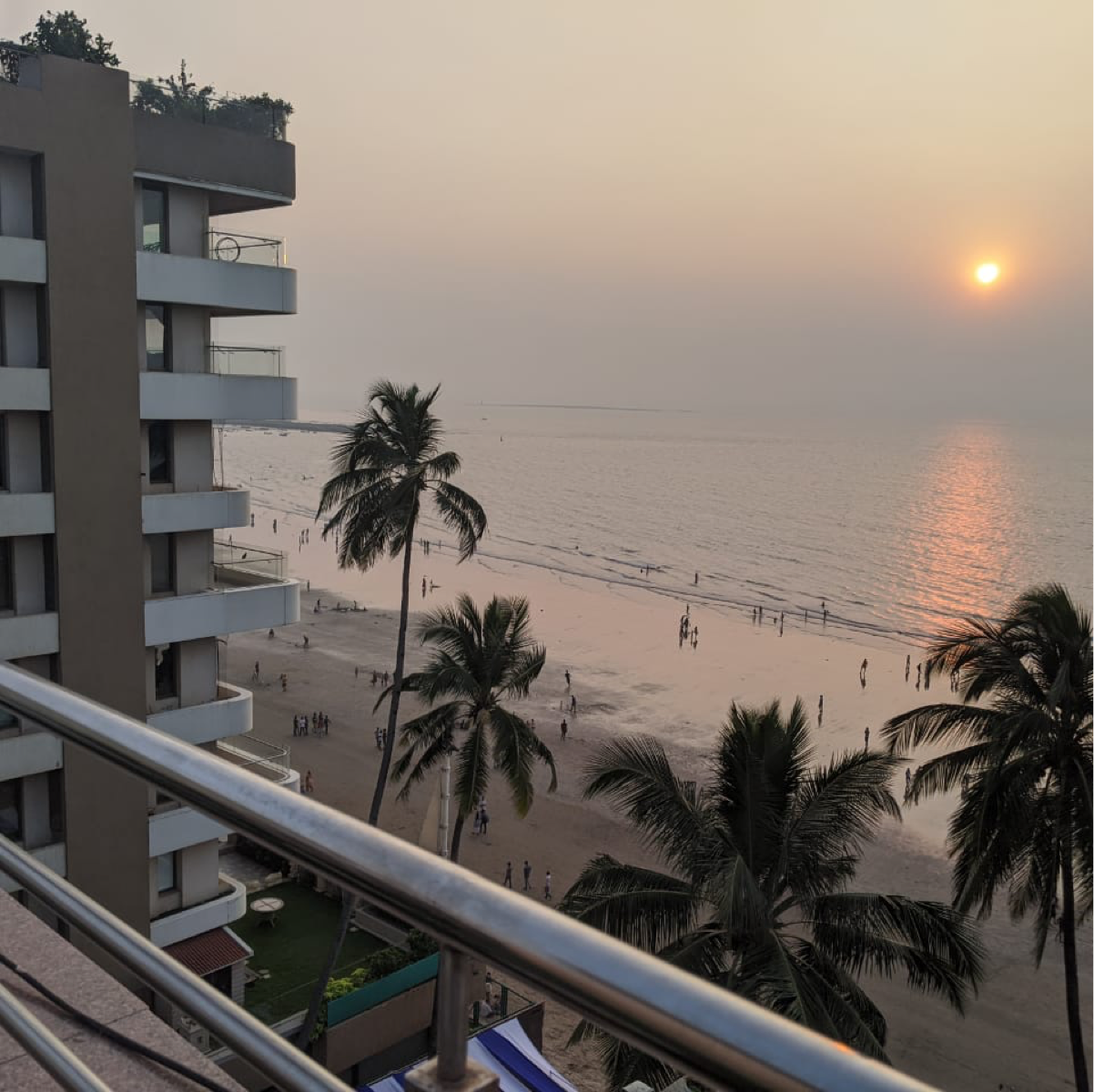 4 BHK + Pooja Room,Servant Room Apartment For Sale in Juhu Tara Road 