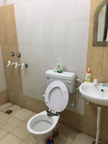 Bathroom in 3 BHK Apartment at Ansal Plaza Sector-23, Sector 23 – for Rent