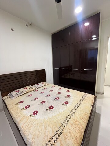 Room in 3 BHK Apartment at Godrej Elements, Hinjewadi – for Rent