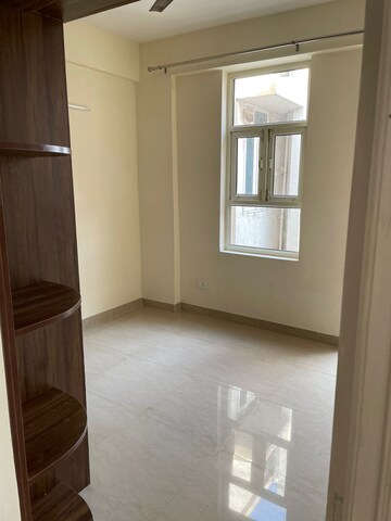 Room in 2 BHK Apartment at Shree Vardhman Mantra, Sector 67 – for Rent