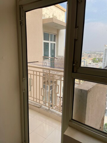 Room in 2 BHK Apartment at Shree Vardhman Mantra, Sector 67 – for Rent