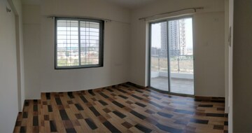 Room in 2 BHK Apartment at Atlantica East, Mundhwa – for Rent