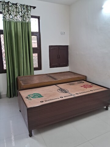 Bedroom in 2 BHK Builder Floor at Sector 19 – for Rent