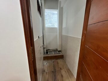 Furnished Amenities in 3 BHK Builder Floor at Sector 104 – for Sale