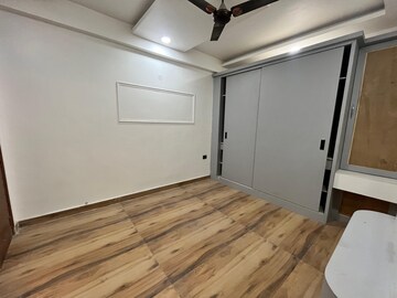 Room in 3 BHK Builder Floor at Sector 104 – for Sale