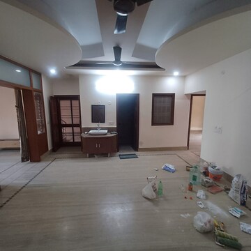 Living Room in 3 BHK Builder Floor at Sector 23 – for Rent